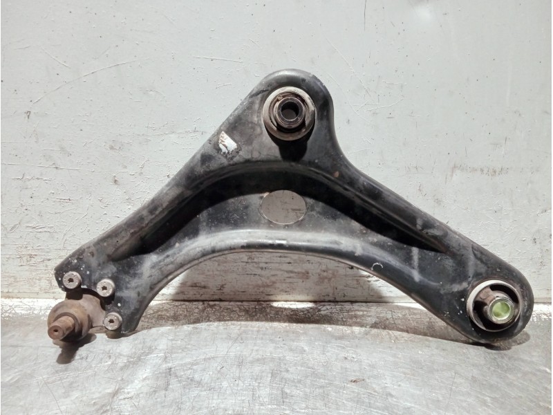 Recambio de brazo suspension inferior delantero izquierdo para citroen c4 cactus referencia OEM IAM   
