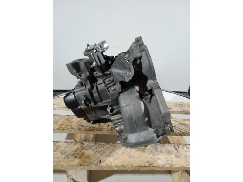Recambio de caja cambios para chevrolet aveo berlina hatchback ls referencia OEM IAM A12322824 SATWW419 5V