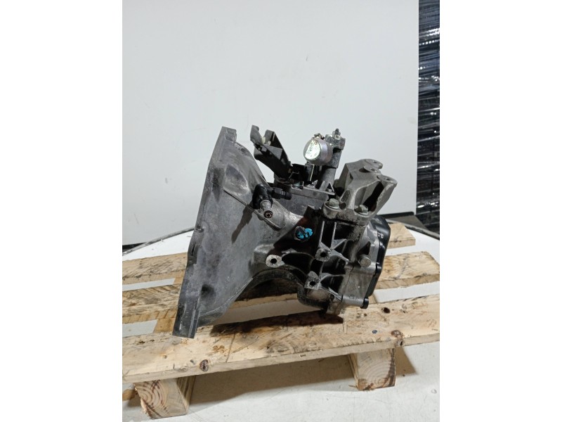 Recambio de caja cambios para chevrolet aveo berlina hatchback ls referencia OEM IAM A12322824 SATWW419 5V