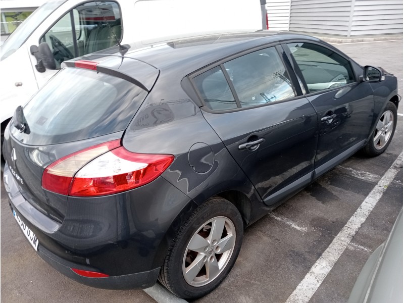 renault megane iii berlina 5 p del año 2008