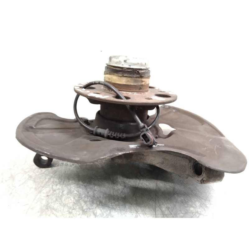 Recambio de mangueta delantera izquierda para mercedes clase c (w203) berlina 270 cdi (203.016) referencia OEM IAM 2043320101  