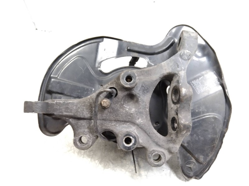 Recambio de mangueta delantera izquierda para mercedes clase c (w203) berlina 270 cdi (203.016) referencia OEM IAM 2043320101  