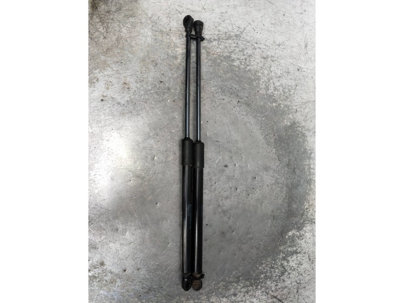 Recambio de amortiguadores capo para opel mokka gs line referencia OEM IAM 2720230200N  