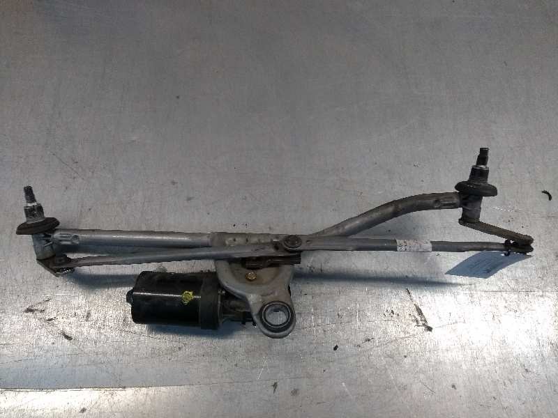 Recambio de motor limpia delantero para bmw serie 3 touring (e46) 320d referencia OEM IAM 0390241355 67638362155 