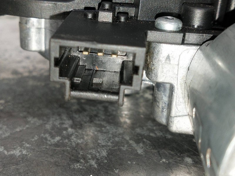 Recambio de motor limpia trasero para opel mokka gs line referencia OEM IAM   