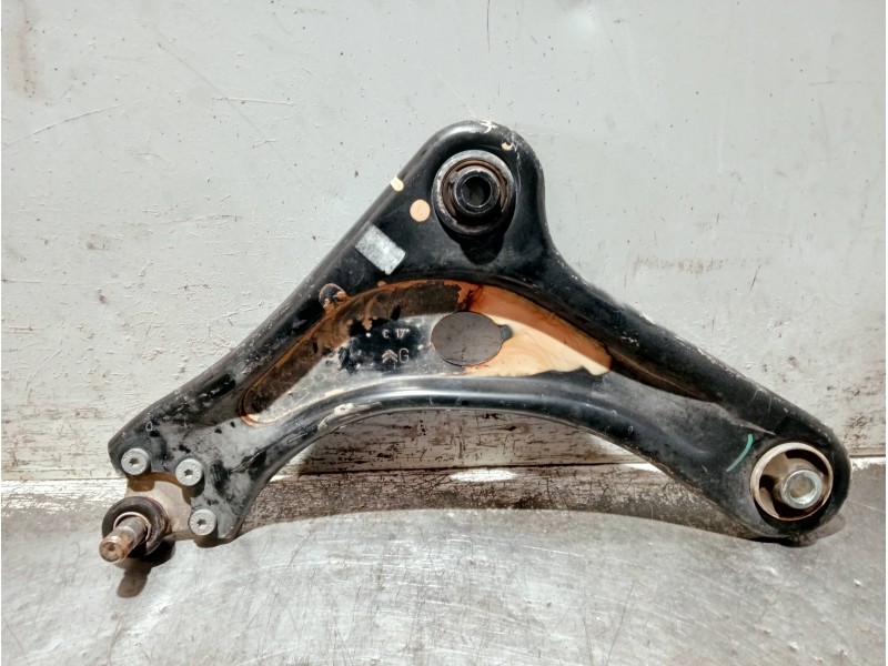 Recambio de brazo suspension inferior delantero izquierdo para citroen c4 cactus bluehdi 100 referencia OEM IAM   