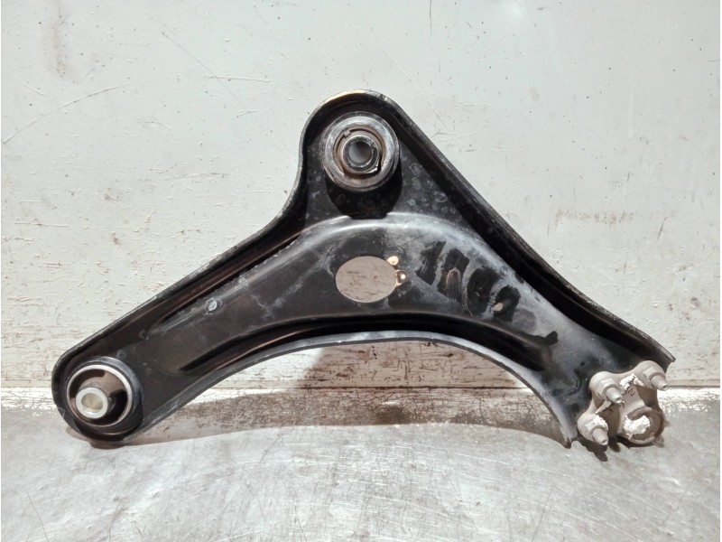 Recambio de brazo suspension inferior delantero izquierdo para citroen c4 cactus bluehdi 100 referencia OEM IAM   
