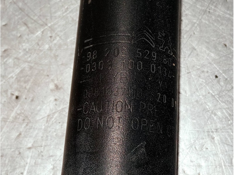 Recambio de amortiguador trasero derecho para citroen c4 cactus bluehdi 100 referencia OEM IAM 9820952980 03031000134 