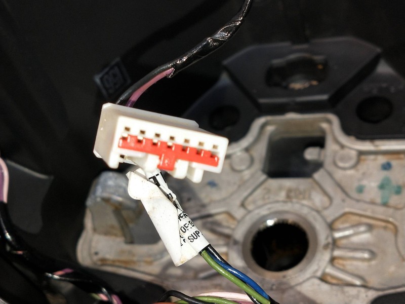 Recambio de volante para opel mokka gs line referencia OEM IAM 98356600YX 34334199B 