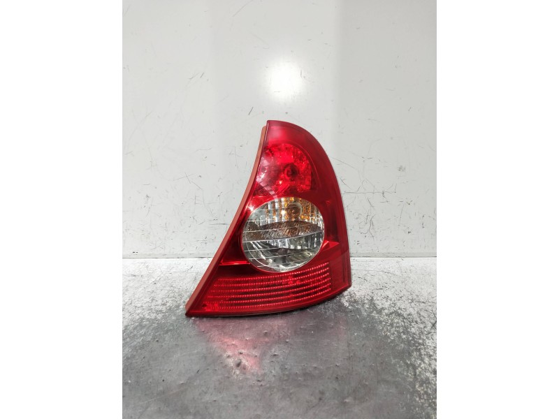 Recambio de piloto trasero derecho para renault clio ii fase ii (b/cb0) referencia OEM IAM 8200071414  