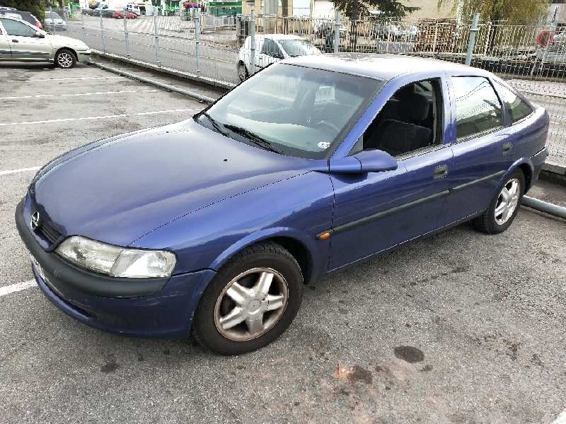 opel vectra b berlina del año 1996