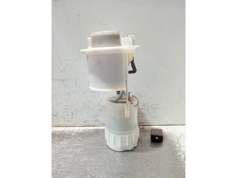 Recambio de bomba combustible para toyota aygo referencia OEM IAM 770200H040  