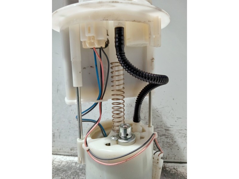 Recambio de bomba combustible para toyota aygo referencia OEM IAM 770200H040  