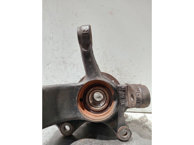 Recambio de mangueta delantera derecha para toyota aygo referencia OEM IAM   