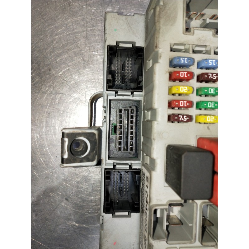 Recambio de caja reles / fusibles para fiat doblo cargo (223) 1.9 d referencia OEM IAM 51744898  