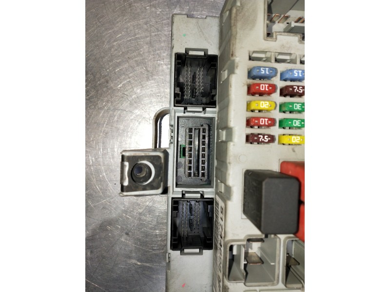 Recambio de caja reles / fusibles para fiat doblo cargo (223) 1.9 d referencia OEM IAM 51744898  