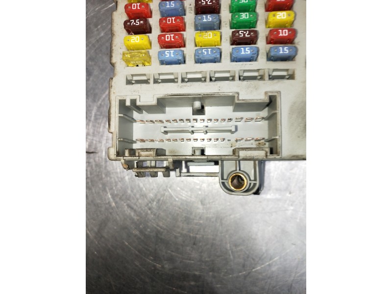 Recambio de caja reles / fusibles para fiat doblo cargo (223) 1.9 d referencia OEM IAM 51744898  