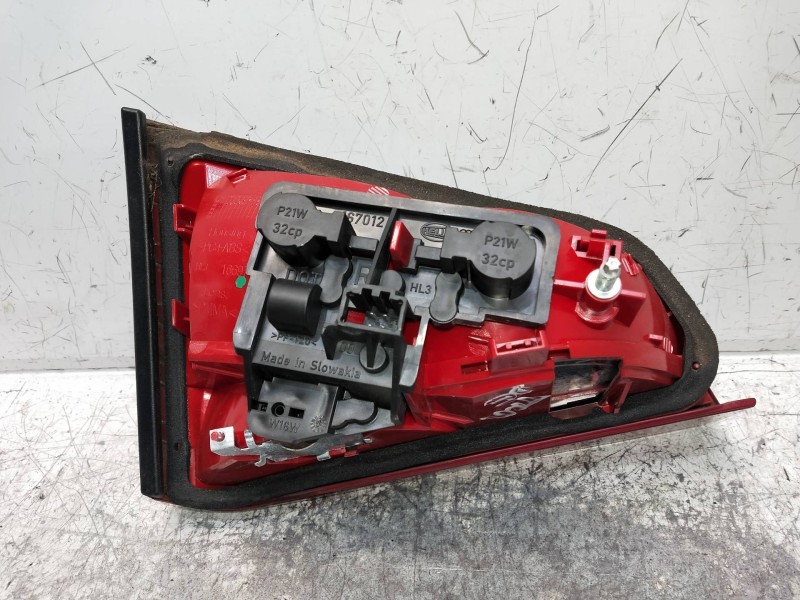 Recambio de piloto trasero derecho interior para audi a4 ber. (b8) referencia OEM IAM 8K5945094  