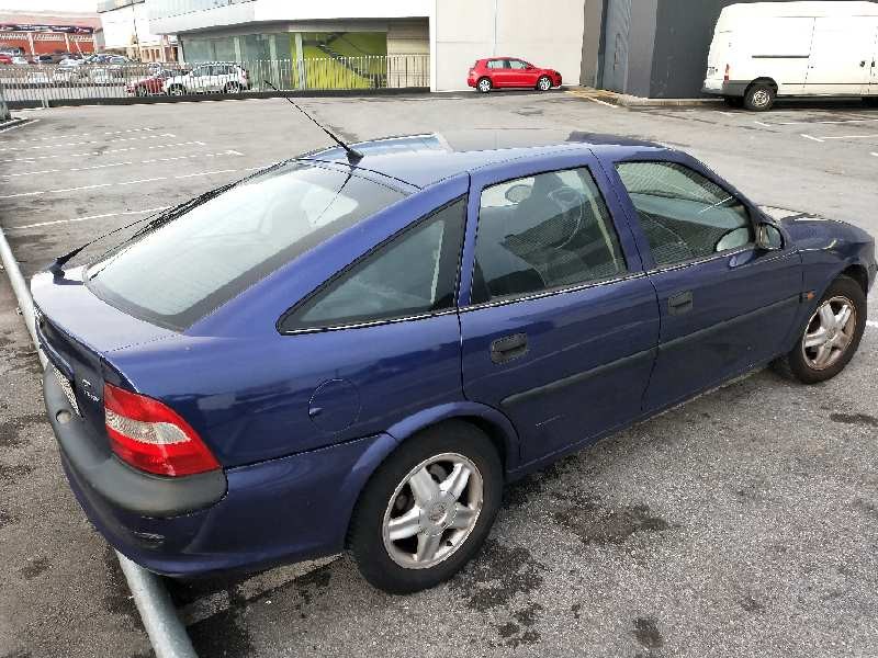 opel vectra b berlina del año 1996