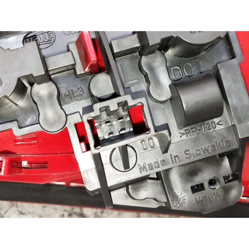 Recambio de piloto trasero izquierdo interior para audi a4 ber. (b8) referencia OEM IAM 8K5945093D  