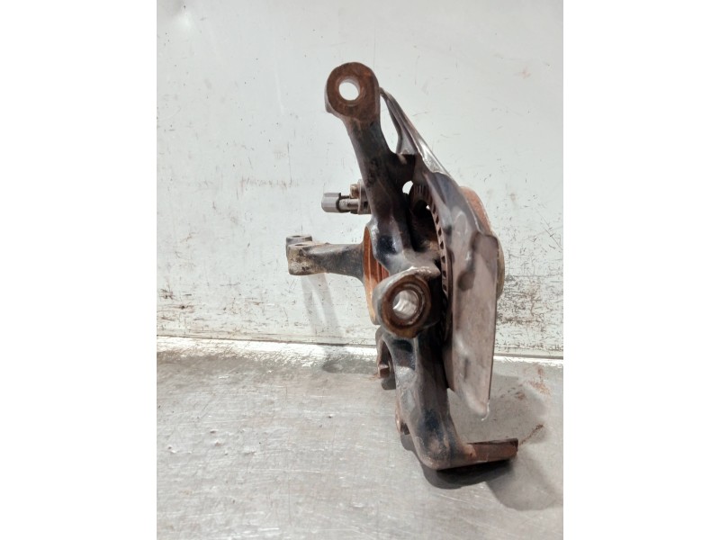 Recambio de mangueta delantera derecha para volkswagen polo berlina (6n1) referencia OEM IAM 6N0615312A  