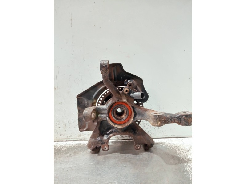 Recambio de mangueta delantera izquierda para volkswagen polo berlina (6n1) referencia OEM IAM 6N0615311A  