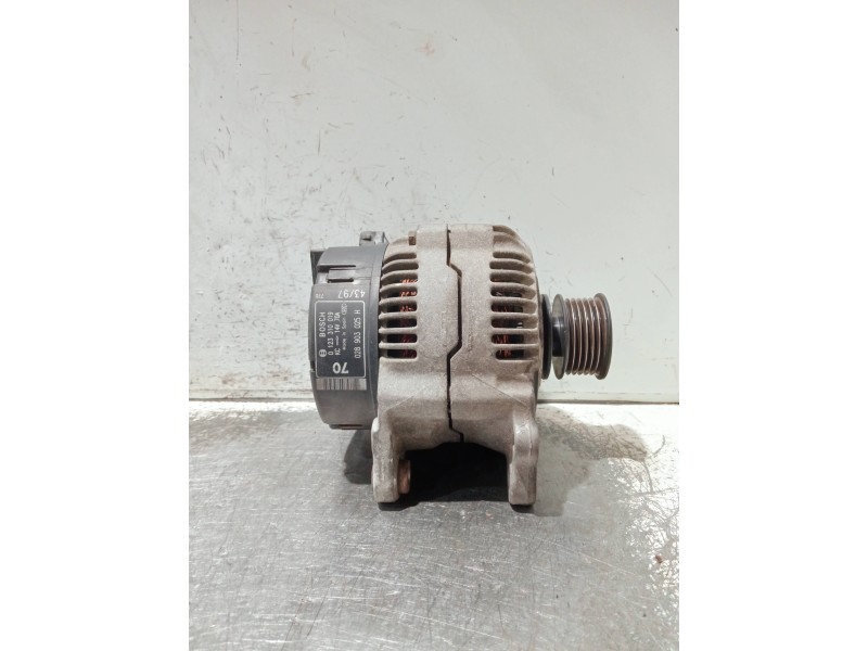 Recambio de alternador para volkswagen polo berlina (6n1) referencia OEM IAM 028903025H 0123310019 