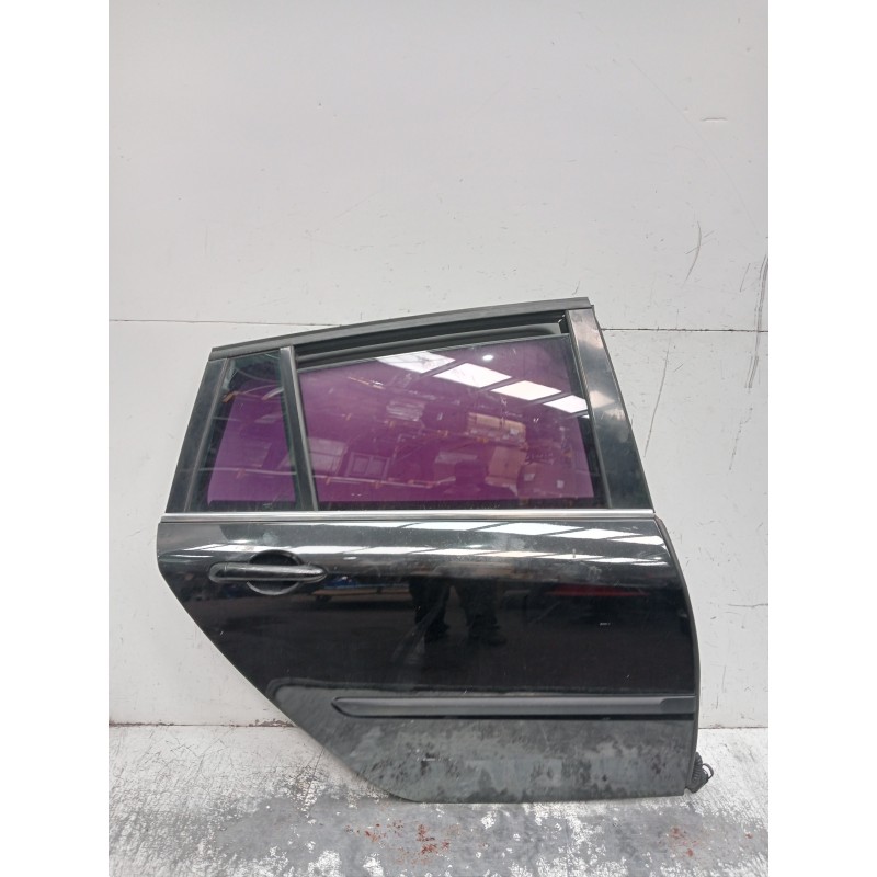 Recambio de puerta trasera derecha para renault laguna grandtour iii 2.0 dci referencia OEM IAM   5P
