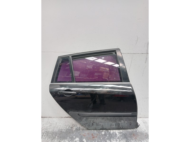 Recambio de puerta trasera derecha para renault laguna grandtour iii 2.0 dci referencia OEM IAM   5P