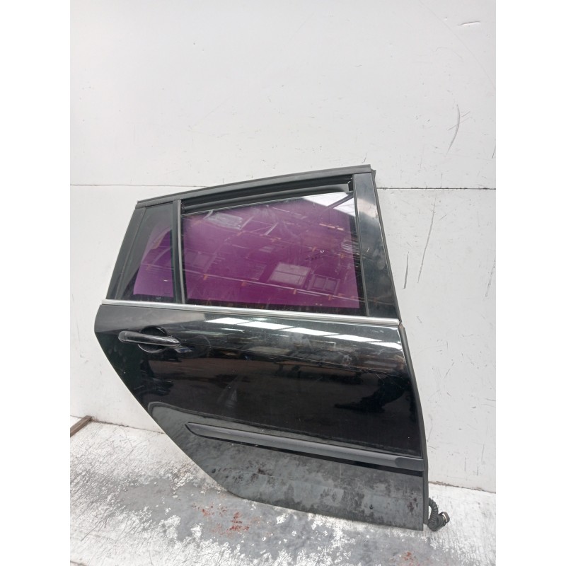 Recambio de puerta trasera derecha para renault laguna grandtour iii 2.0 dci referencia OEM IAM   5P
