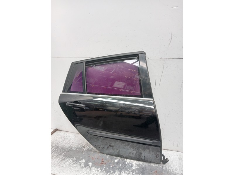 Recambio de puerta trasera derecha para renault laguna grandtour iii 2.0 dci referencia OEM IAM   5P