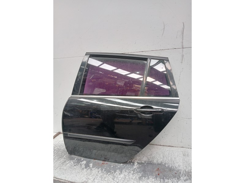 Recambio de puerta trasera izquierda para renault laguna grandtour iii 2.0 dci referencia OEM IAM   5P