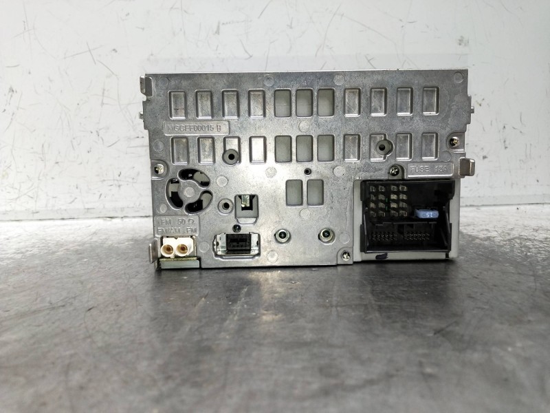 Recambio de sistema audio / radio cd para audi a4 ber. (b8) referencia OEM IAM 8K0909131C  