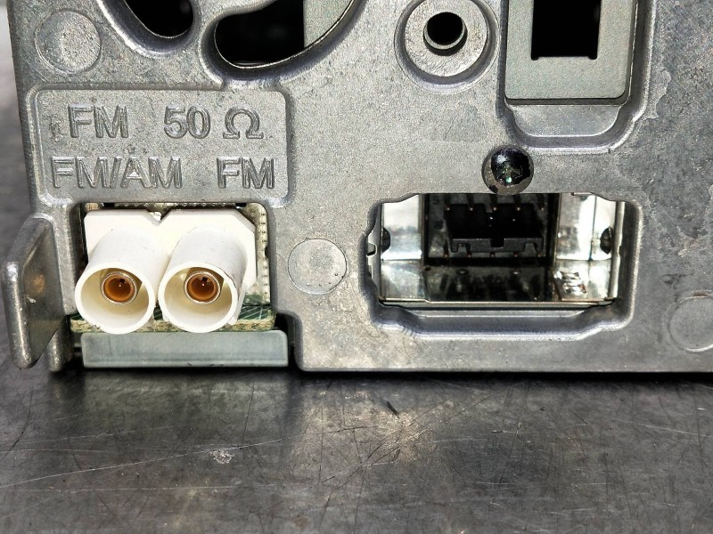 Recambio de sistema audio / radio cd para audi a4 ber. (b8) referencia OEM IAM 8K0909131C  