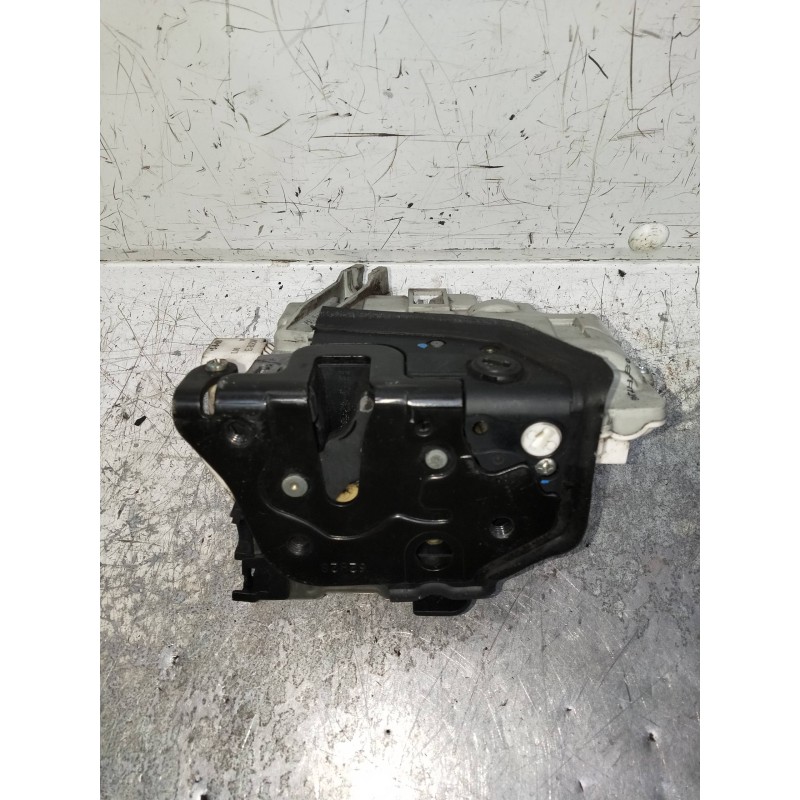 Recambio de motor cierre centralizado trasero derecho para audi a4 ber. (b8) referencia OEM IAM   4P