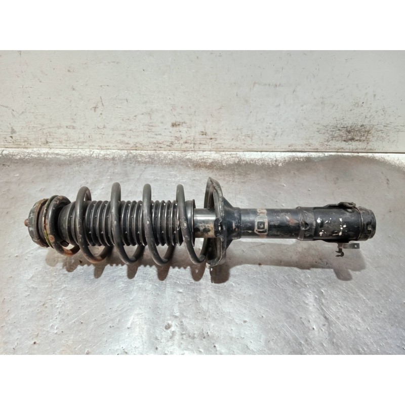 Recambio de amortiguador delantero izquierdo para volkswagen polo berlina (6n1) referencia OEM IAM 6N0413031J  