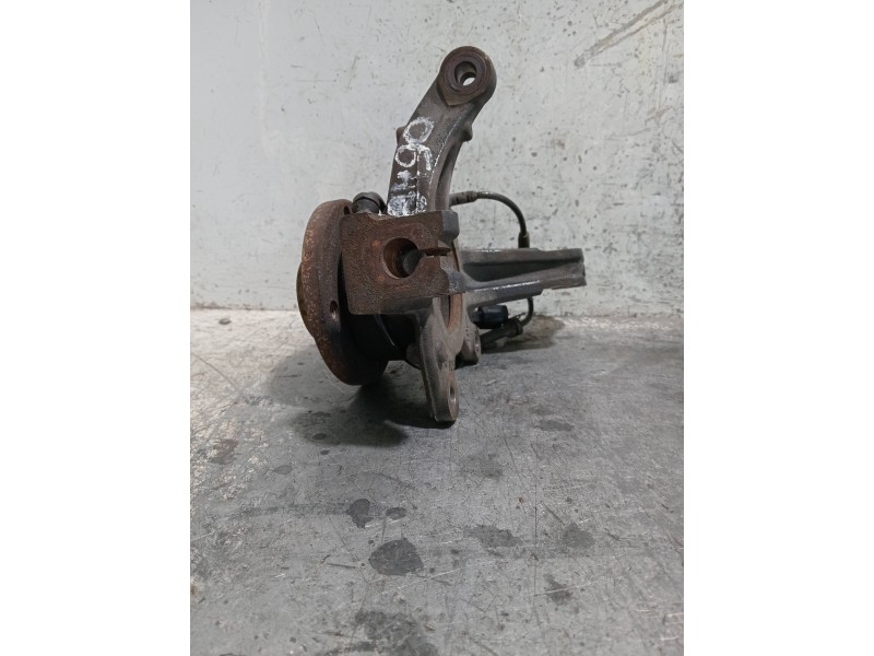 Recambio de mangueta delantera izquierda para renault zoe referencia OEM IAM   