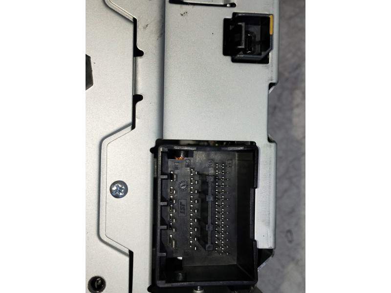 Recambio de sistema audio / radio cd para chevrolet aveo berlina hatchback ls referencia OEM IAM 95315735 7310500000000 55779943