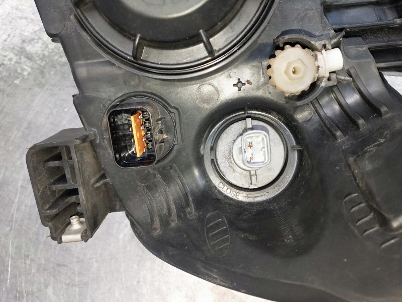 Recambio de faro derecho para chevrolet aveo berlina hatchback ls referencia OEM IAM   