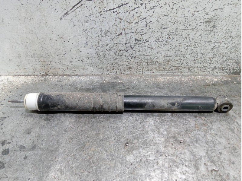 Recambio de amortiguador trasero izquierdo para renault zoe referencia OEM IAM 562108289R  