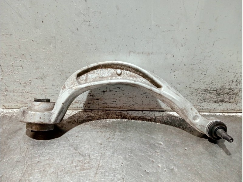 Recambio de brazo suspension inferior delantero izquierdo para audi a4 ber. (b8) referencia OEM IAM 8K0407695E  