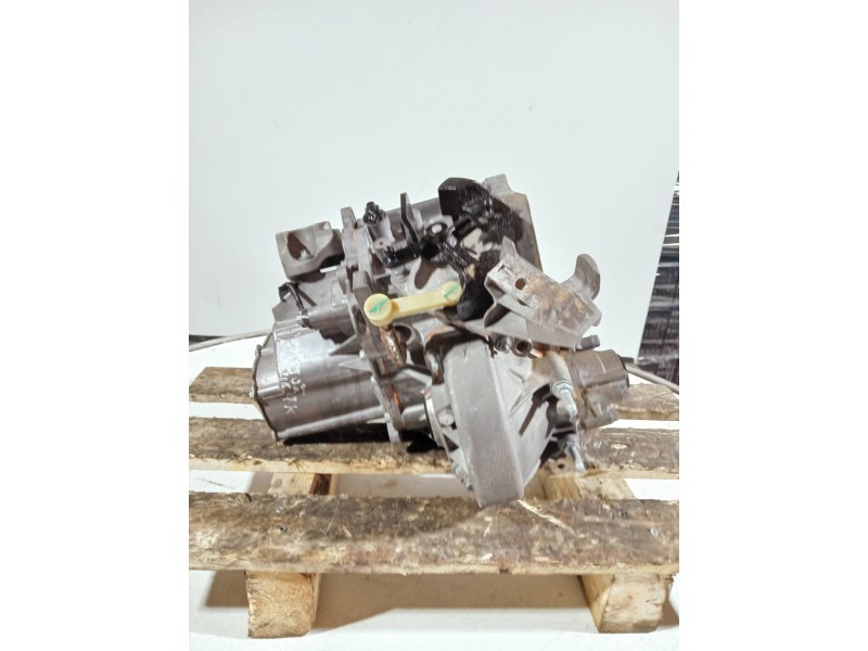 Recambio de caja cambios para peugeot 208 referencia OEM IAM 20XJ05 0074617K 6V