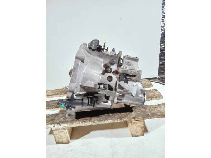 Recambio de caja cambios para peugeot 208 referencia OEM IAM 20XJ05 0074617K 6V
