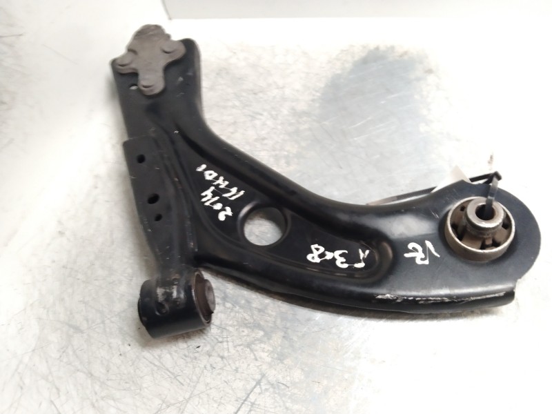 Recambio de brazo suspension inferior delantero izquierdo para peugeot 308 referencia OEM IAM   