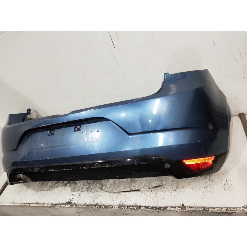 Recambio de paragolpes trasero para renault megane iv berlina 5p referencia OEM IAM  OJO VER FOTOS 