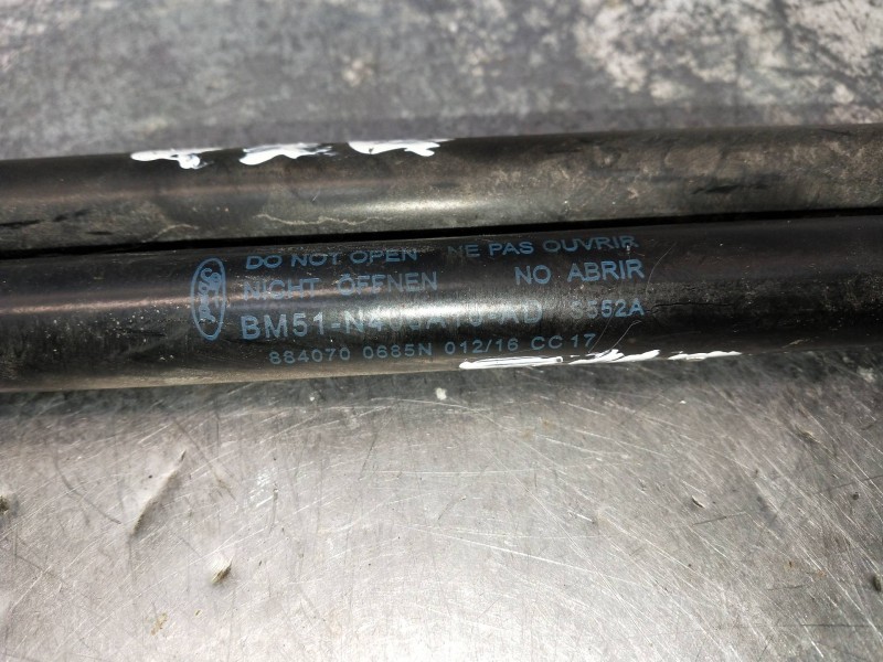 Recambio de amortiguadores maletero / porton para ford focus turn. referencia OEM IAM 8840700685N BM51N406A10AD 