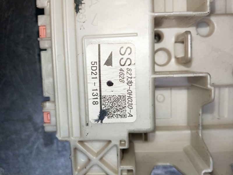 Recambio de caja reles / fusibles para toyota aygo referencia OEM IAM 821300H030A 5D211318 