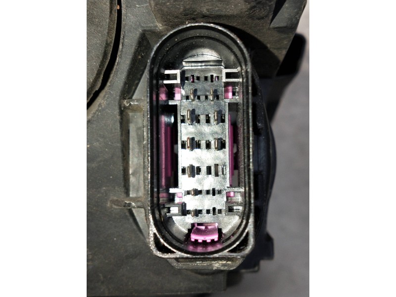 Recambio de faro derecho para ford focus turn. referencia OEM IAM F1EB13W029  