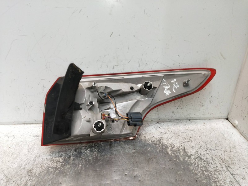 Recambio de piloto trasero izquierdo para ford focus turn. referencia OEM IAM F4EB13405DB  