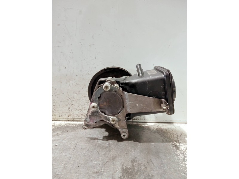 Recambio de bomba direccion para bmw serie 5 berlina (e60) 530d referencia OEM IAM 67609560100 7693974101 